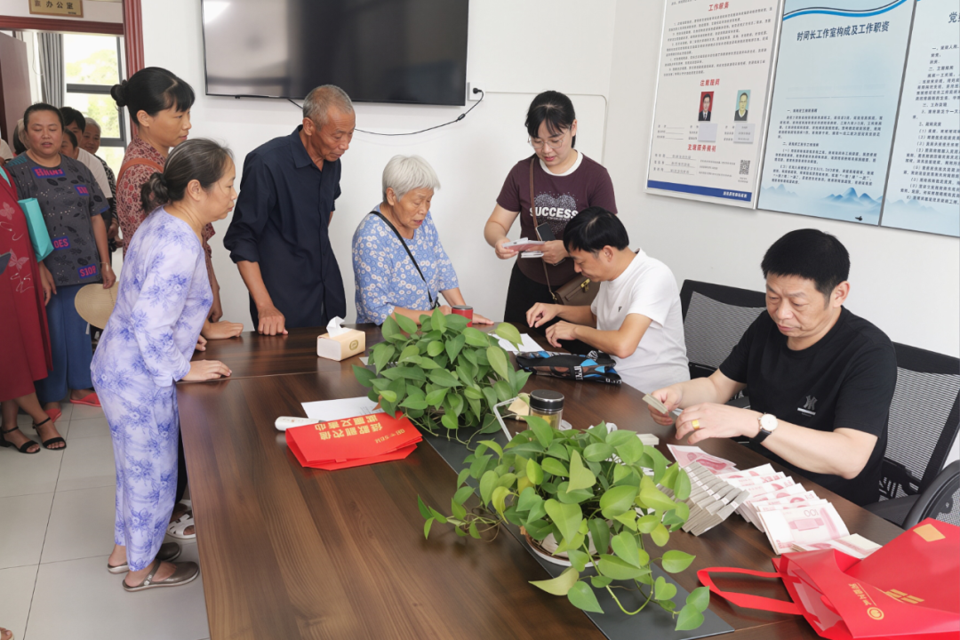 幸福晒场丨自流井区：解民忧护“薪”安