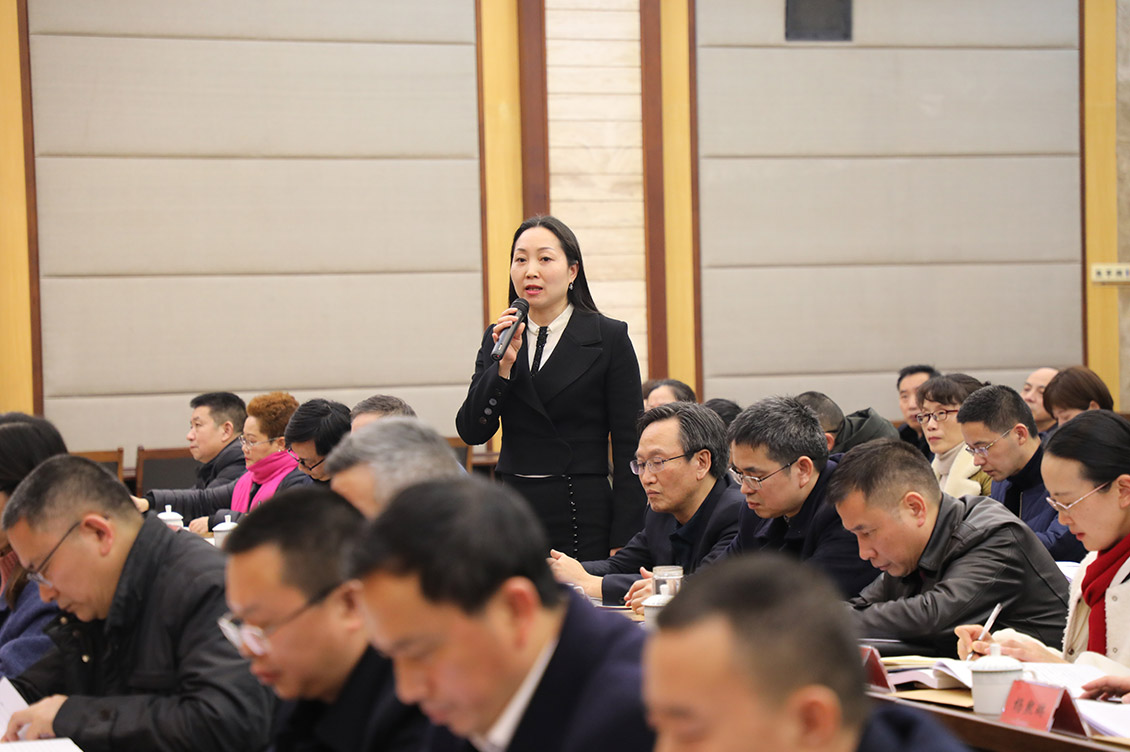 市纪委委员向述责述廉的党政一把手提问
